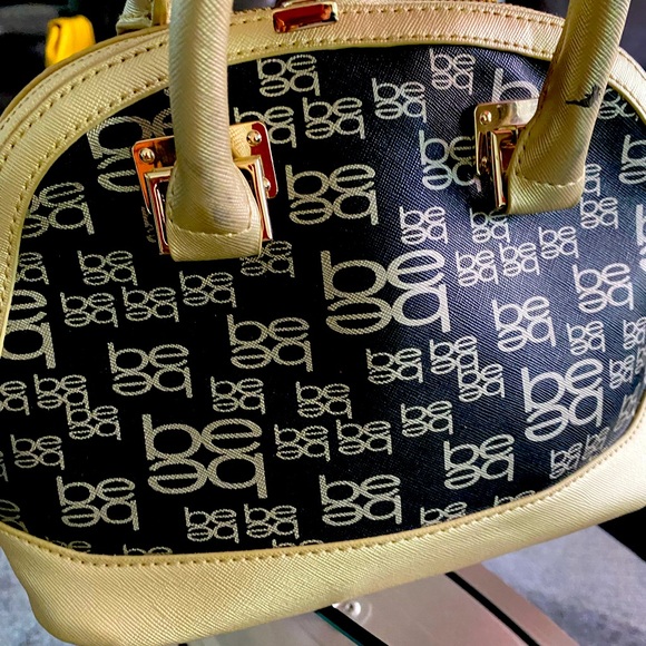 Signature Bebe Black & Gold Handbag Almost New 10” W 7 1/2” H‼️❤️🔥❤️🔥 - Picture 1 of 9